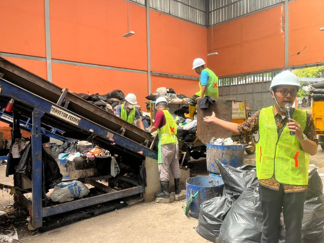 Hadapi Darurat Sampah, PU Perluas Pengelolaan di TPST Sentiong