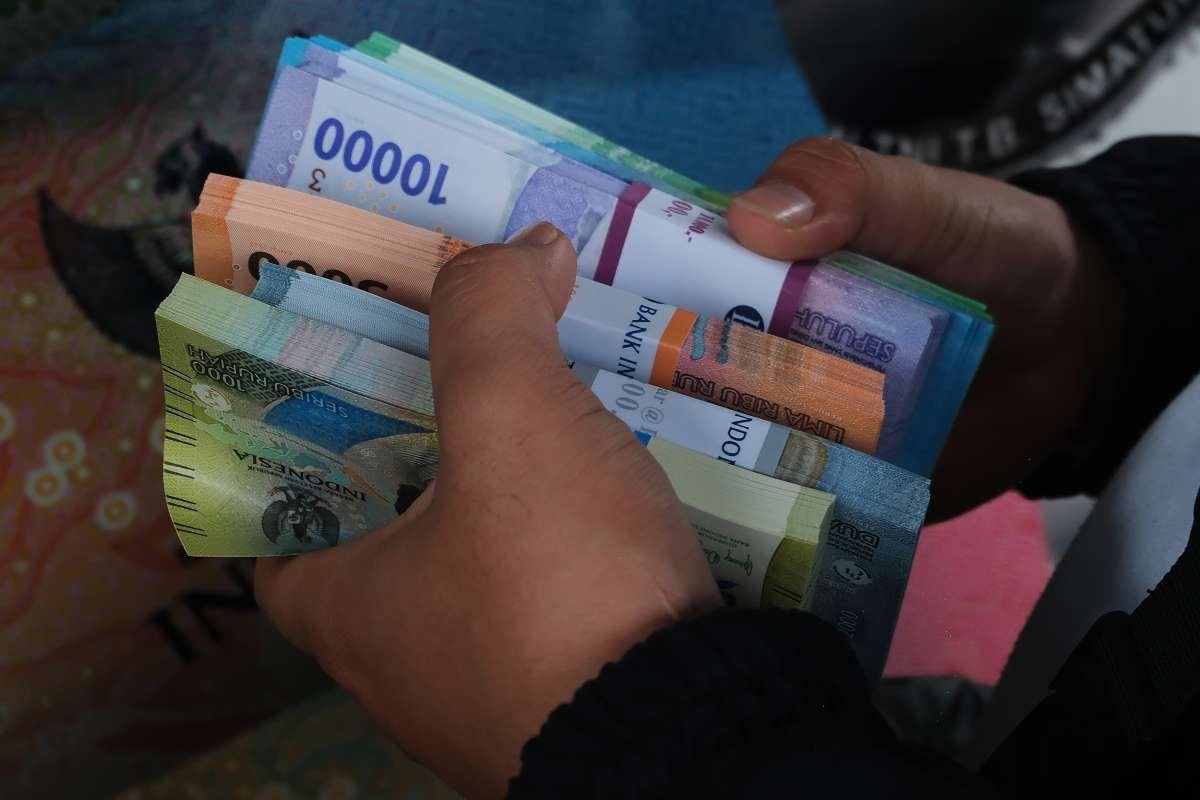 Nilai Tukar Rupiah Dibuka Turun ke Rp16.896 per Dolar AS