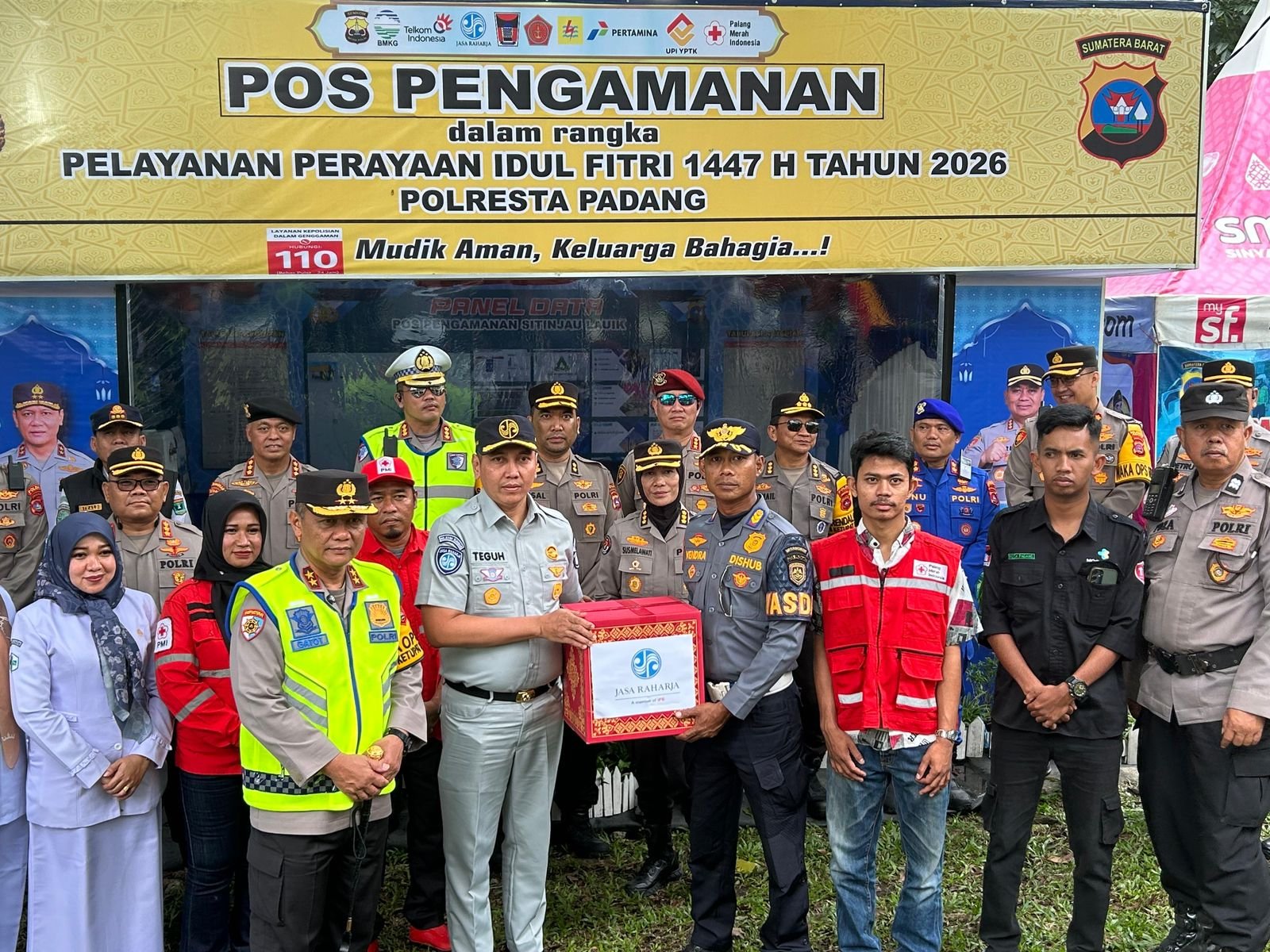 Jasa Raharja Sumatera Barat Laksanakan Aksi Simpatik di Sejumlah Pos PAM Lebaran 1447 H