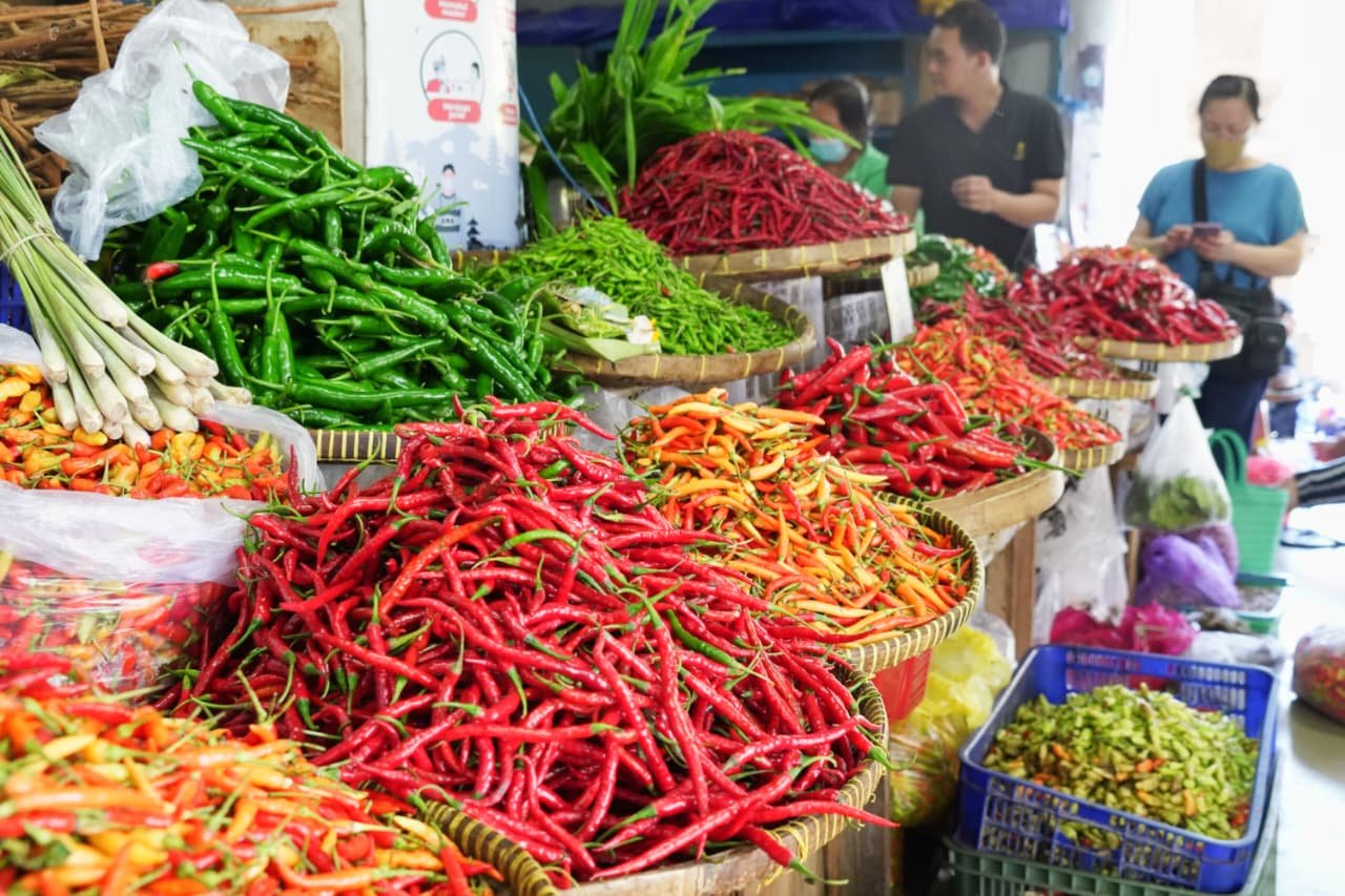 Harga Pangan Hari Ini Menurut PIHPS: Cabai Rawit Rp65.750 per Kg, Daging Ayam Rp31.950 per Kg