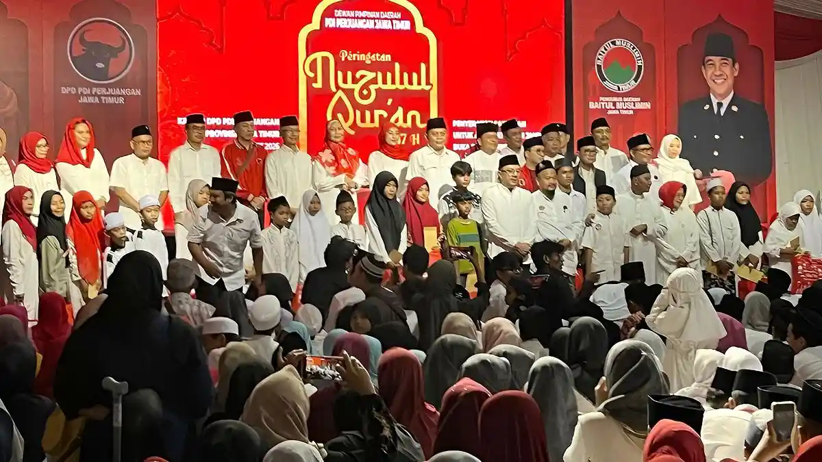 DPD PDIP Jawa Timur Berikan Santunan bagi 500 Anak Yatim dalam Peringatan Nuzulul Quran