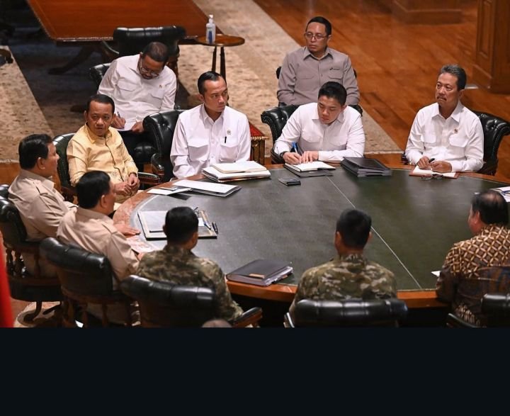 Prabowo Instruksikan Penguatan Peran Perminas dalam Ratas di Hambalang