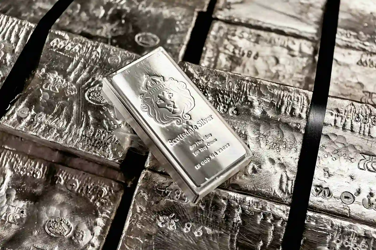 Perak Antam Berbalik Menguat, Kini Dijual Rp50.050 per Gram
