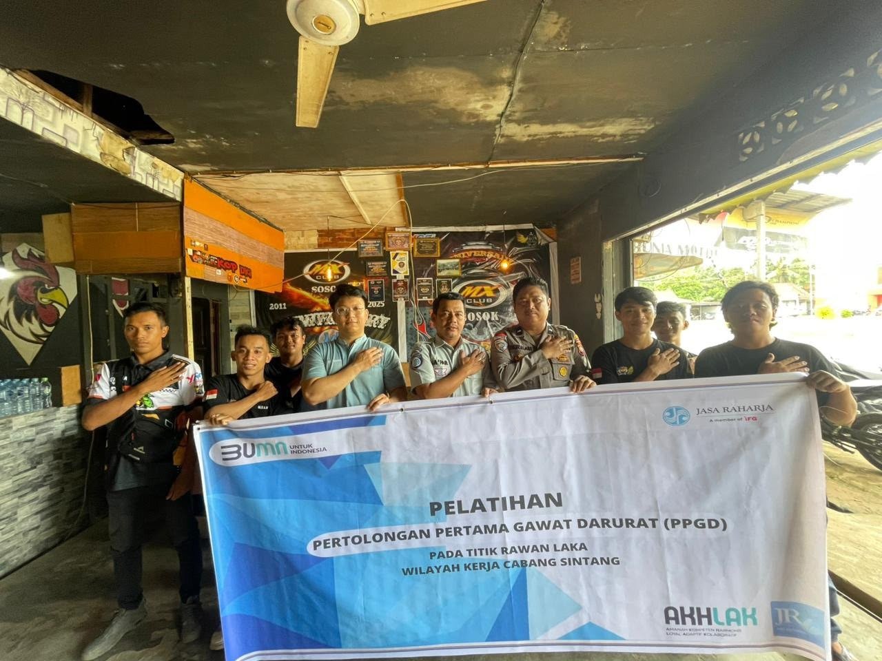 Tingkatkan Kesadaran Keselamatan Berkendara Jasa Raharja Cabang Sintang Selenggarakan Pelatihan Pertama Gawat Darurat Bersama Komunitas Motor