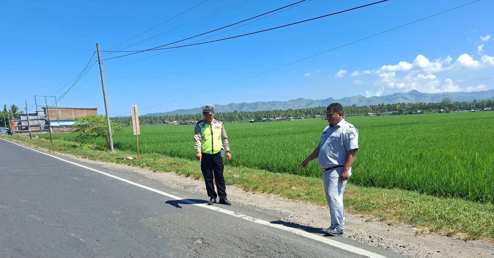 Jasa Raharja Polewali Mandar Laksanakan Survey Jalan dan Pemasangan Spanduk Keselamatan Berlalu Lintas di Sejumlah Titik Rawan Kecelakaan